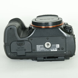 SONY α99II（ILCA-99M2）