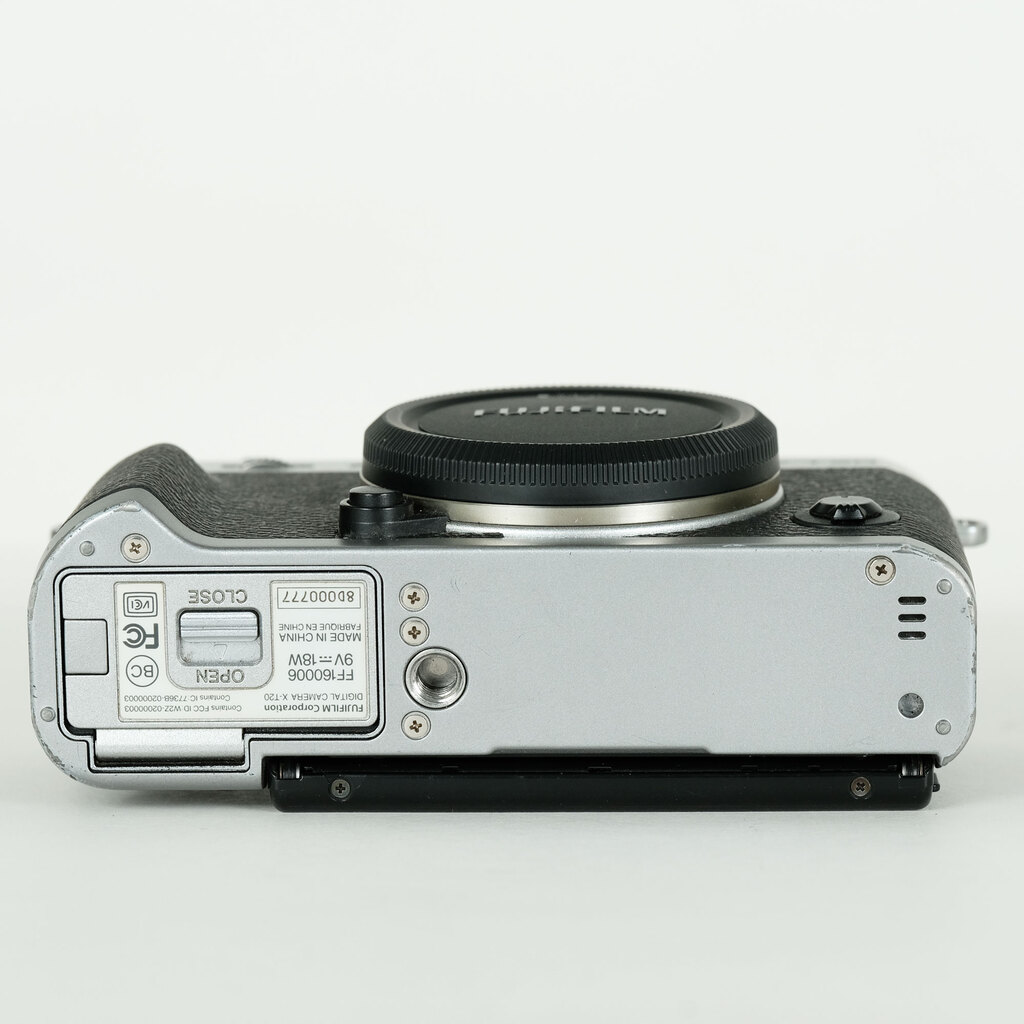 良品　ショット数5000枚以下　FUJIFILM X-T20 本体 Amazon.com : Fujifilm X-T20 Mirrorless Digital Camera, Black