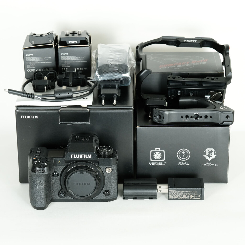 FUJIFILM X-H2 FUJIFILM X-H2