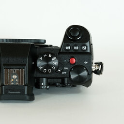 Panasonic LUMIX DC-S5 Panasonic LUMIX DC-S5