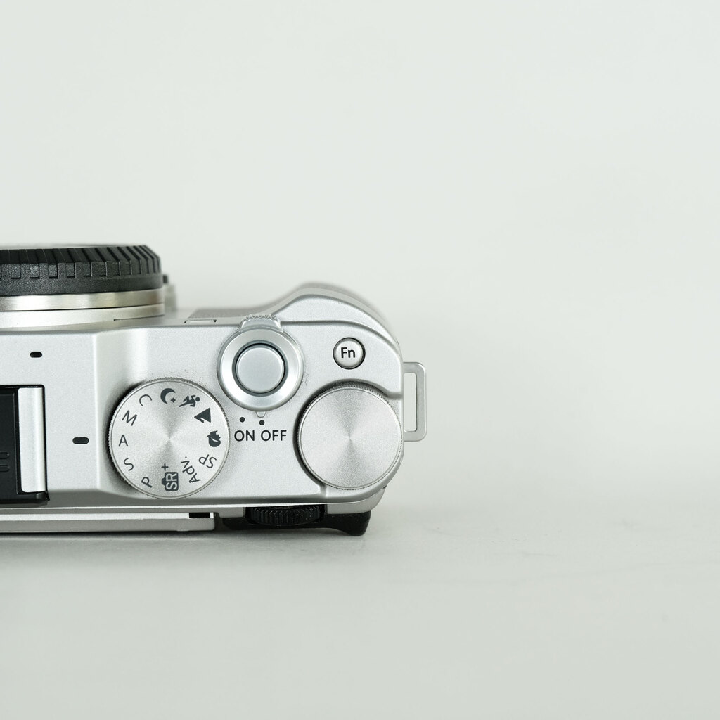FUJIFILM X-A3 ボディ  シルバー FUJIFILM X-A3 ボディ  シルバー