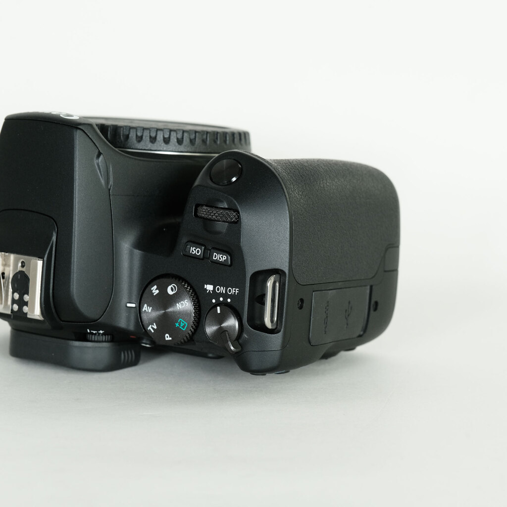 Canon EOS Kiss X10 Canon EOS Kiss X10