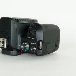 Canon EOS Kiss X10 Canon EOS Kiss X10