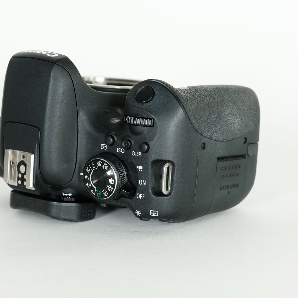 Canon EOS Kiss X8i Canon EOS Kiss X8i