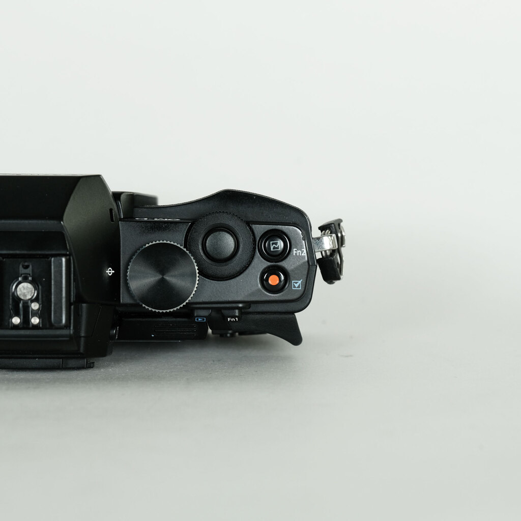 OLYMPUS OM-D E-M5 ボディ ブラック OLYMPUS OM-D E-M5 ボディ ブラック