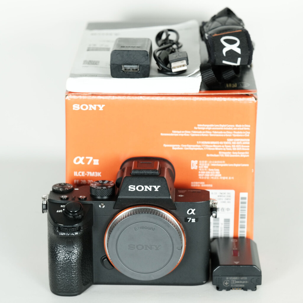 ★訳あり品★ SONY ソニー α7 III ILCE-7M3 Amazon.co.jp: SONY(ソニー) フルサイズ ミラーレス一眼カメラ