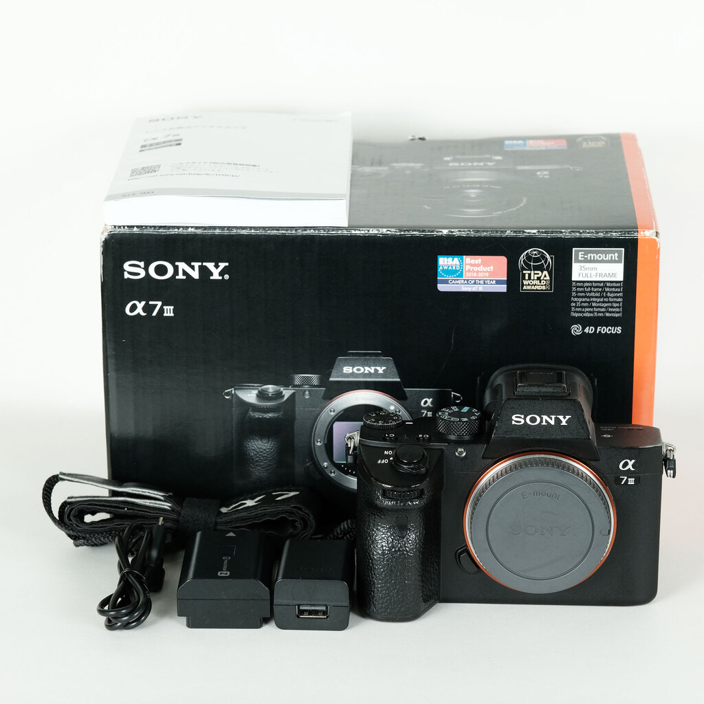 SONY α7 III（ILCE-7M3）の出品 | ONE SCENE（ワンシーン）