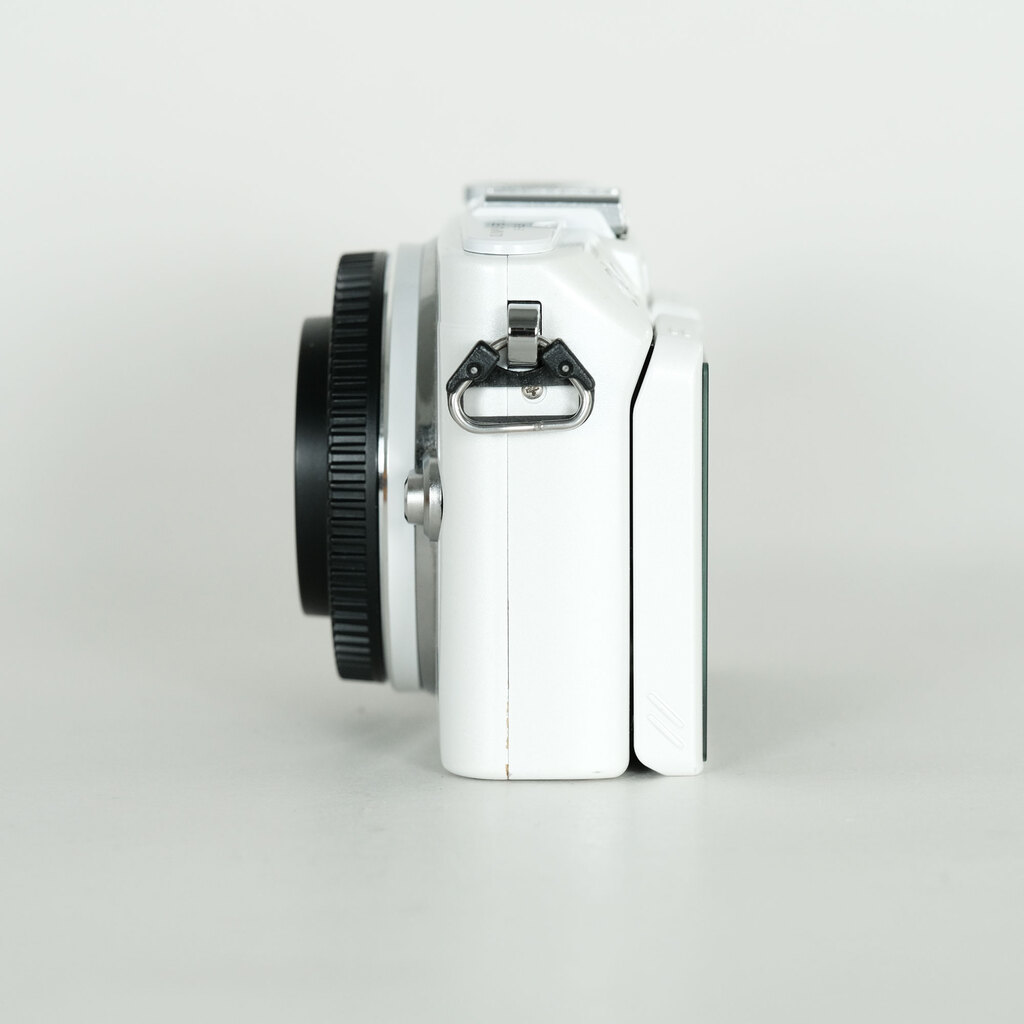 OLYMPUS PEN Lite E-PL6 ボディ ホワイトの出品 | ONE SCENE
