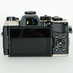 OM SYSTEM OM-5 Mark II ボディ サンドベージュ OM SYSTEM OM-5 Mark II ボディ サンドベージュ