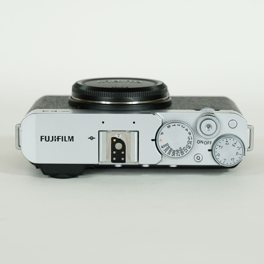 FUJIFILM X-E4 FUJIFILM X-E4