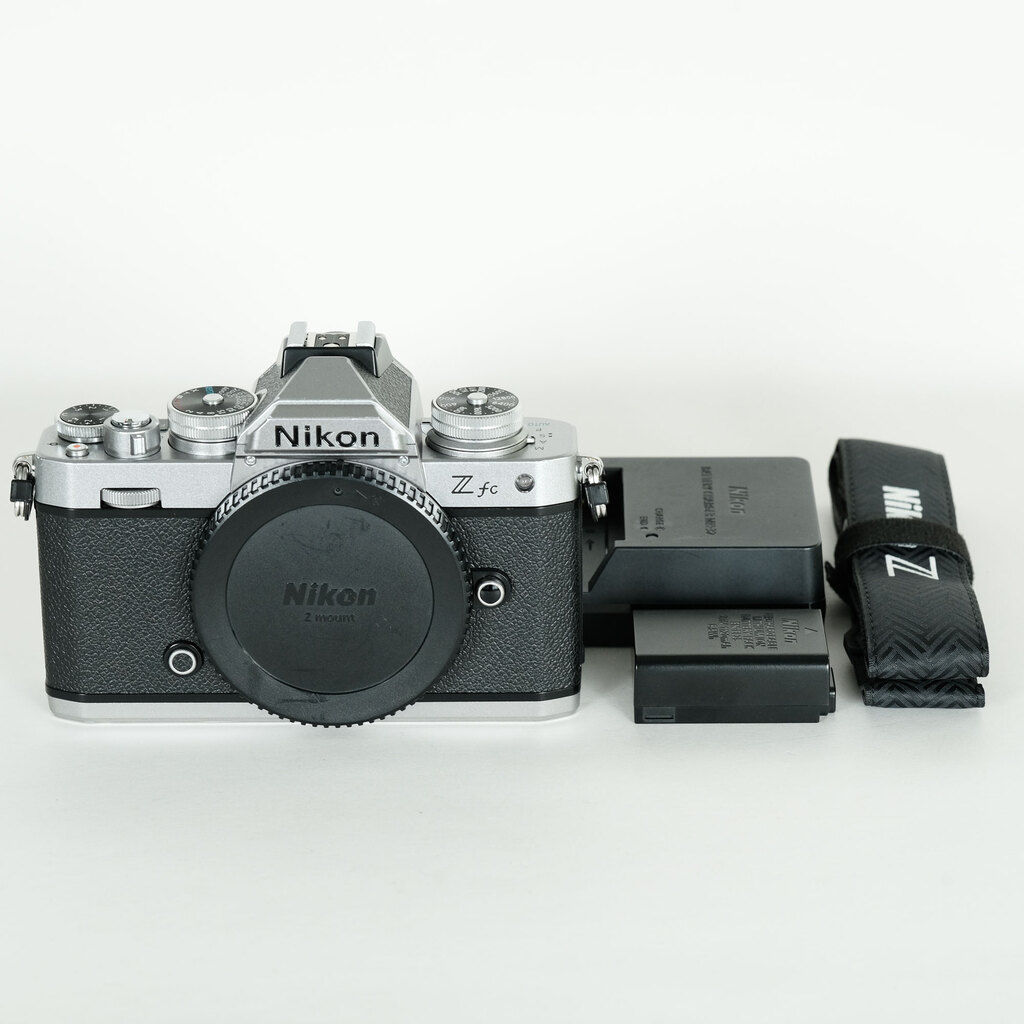 Nikon Z fcの出品 | ONE SCENE（ワンシーン）