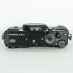 FUJIFILM X-Pro1 FUJIFILM X-Pro1