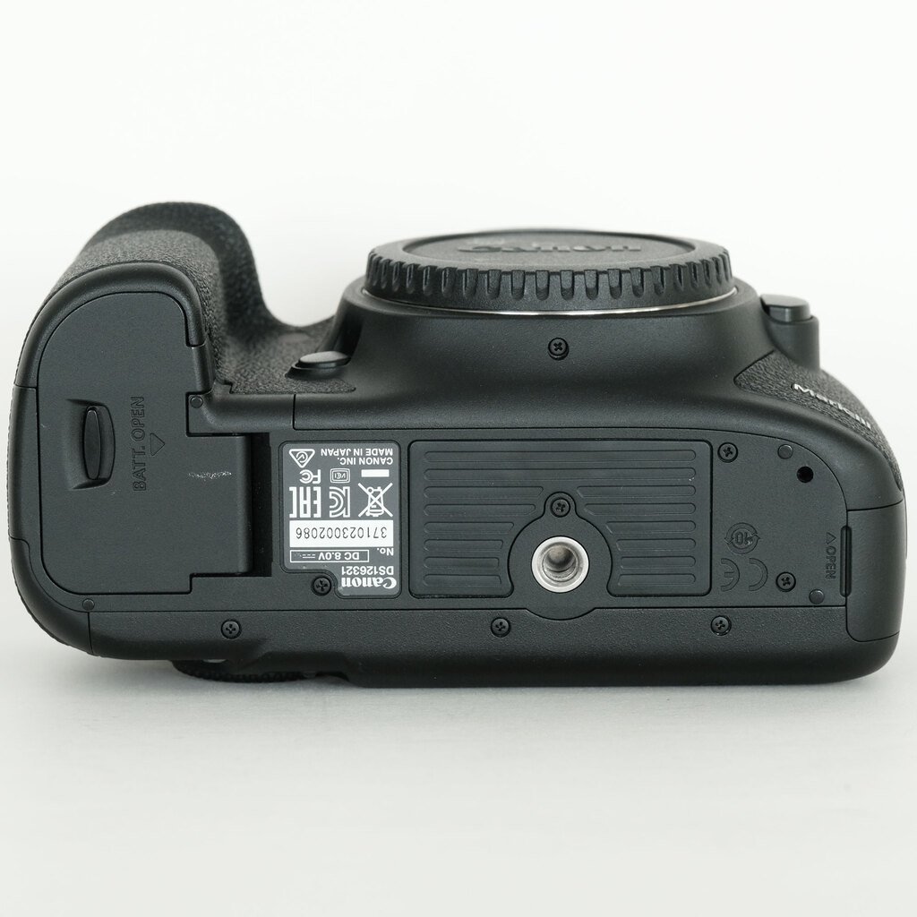 Canon EOS 5D Mark III Canon EOS 5D Mark III