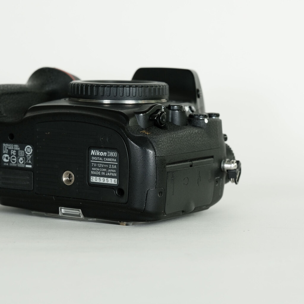Nikon D800 完動箱付き シャッター数・約12,145 Nikon D800 完動箱付き シャッター数・約12,145 カメラ