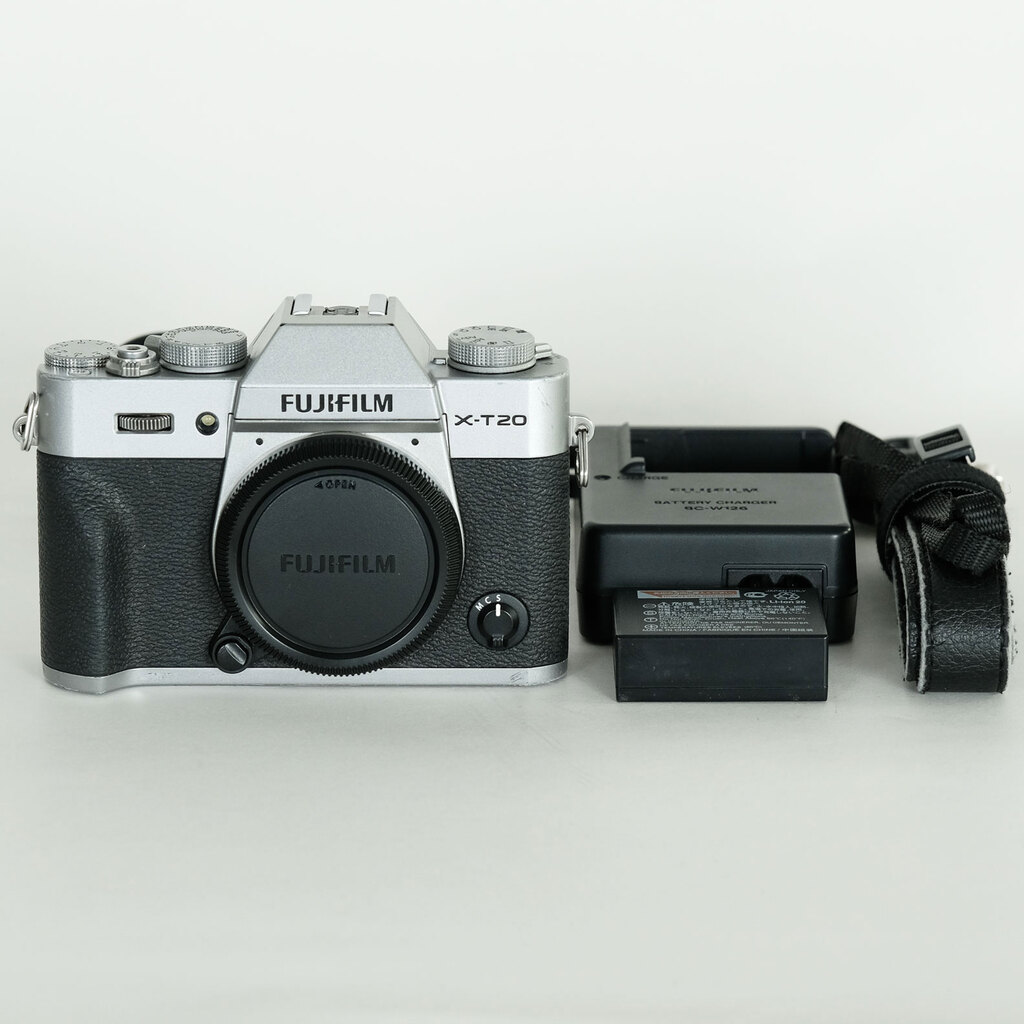 FUJIFILM X-T20 ボディ シルバー おまけつき FUJIFILM X-T20の出品 | ONE SCENE（ワンシーン）