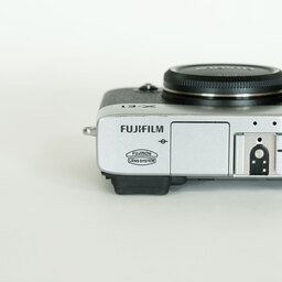 FUJIFILM X-E1 シルバー FUJIFILM X-E1 シルバー
