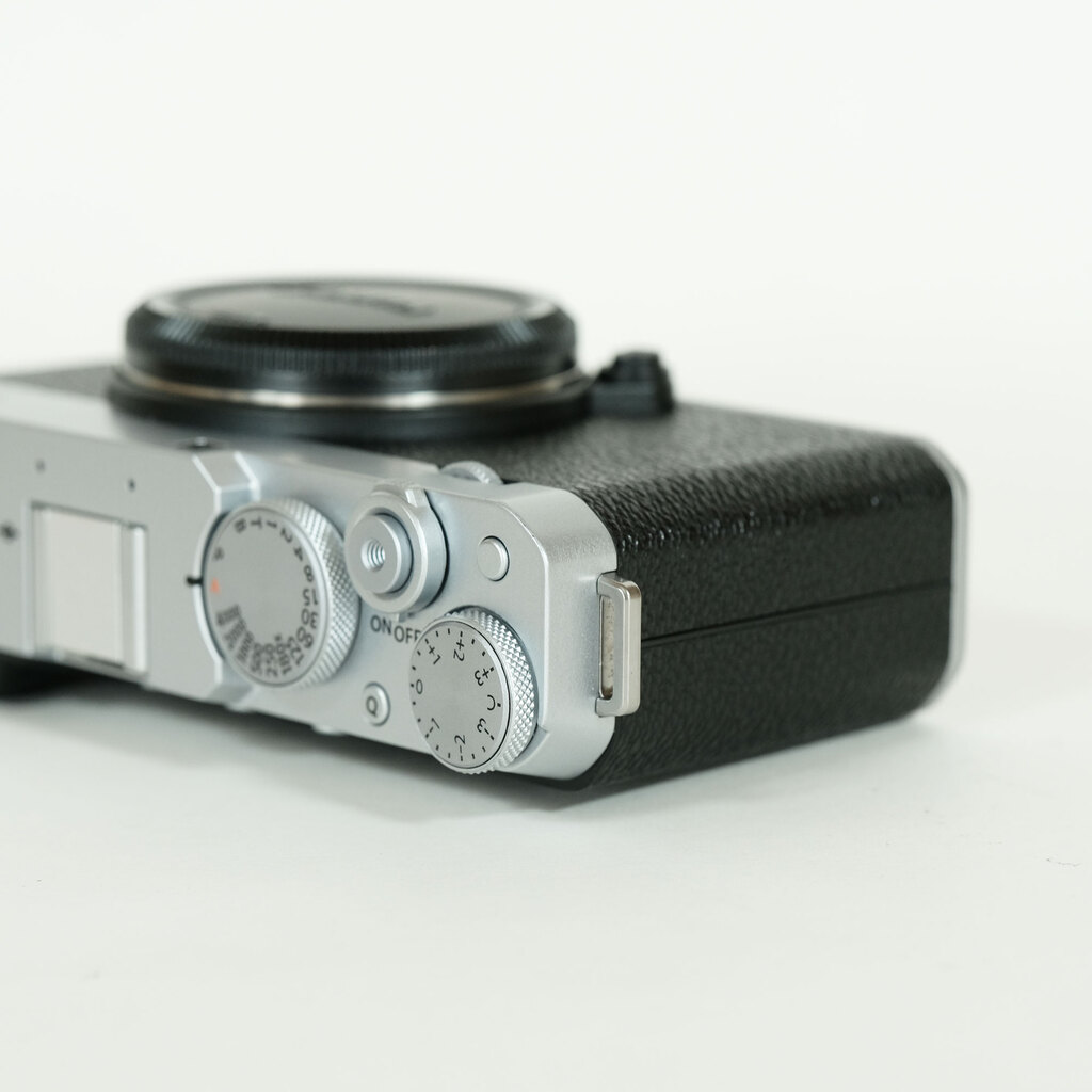 FUJIFILM X-E4の出品 | ONE SCENE（ワンシーン）