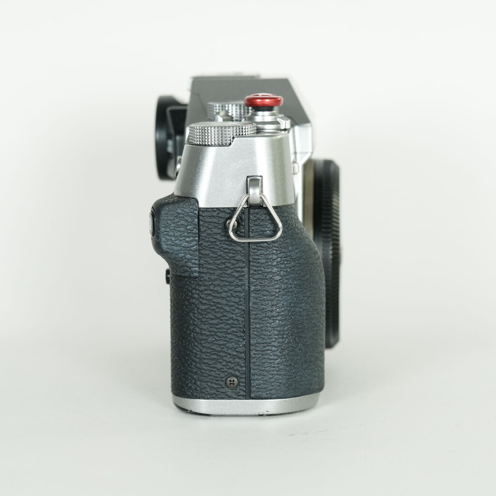 富士フイルム - 富士フイルム X-T30 本体+おまけ FUJIFILM X-T30 軽さと高画質を両立した名機。