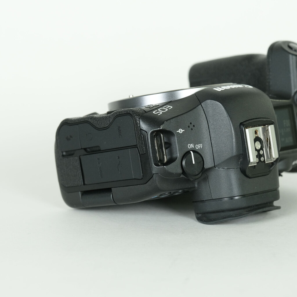 Canon EOS R5 Canon EOS R5