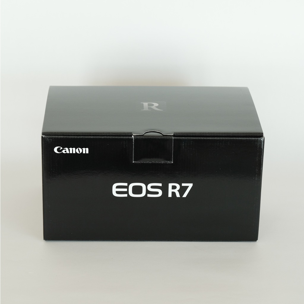 Canon EOS R7