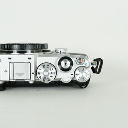 OLYMPUS PEN-F