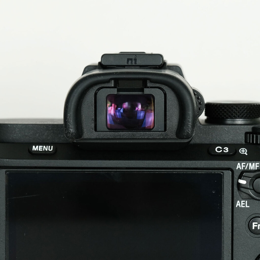 SONY α7 II（ILCE-7M2）の出品 | ONE SCENE（ワンシーン）