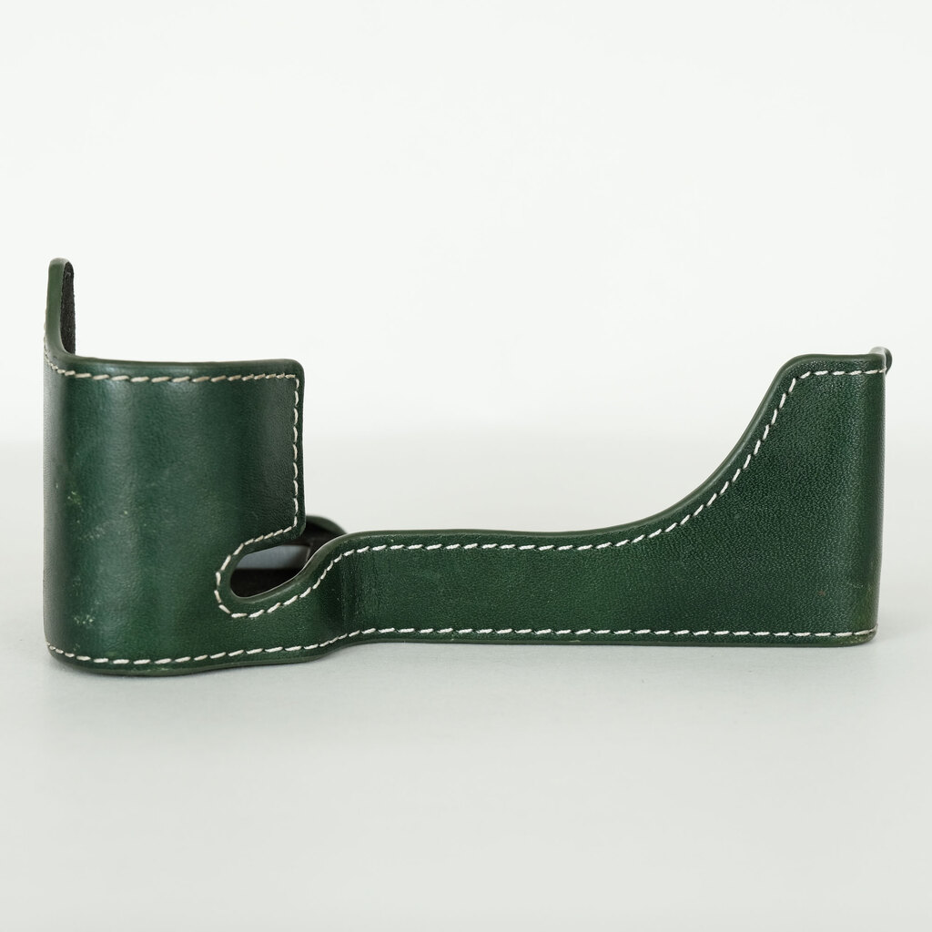 SONY α7RIV ボディ ILCE-7RM4A   【後期モデル 液晶下部にSONYロゴなし】 SONY α7RIV ボディ ILCE-7RM4A   【後期モデル 液晶下部にSONYロゴなし】