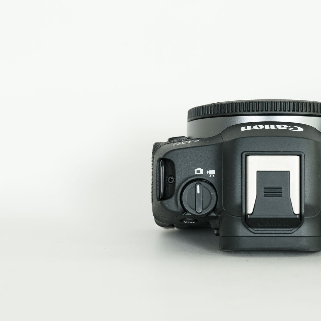 Canon EOS R8 Canon EOS R8