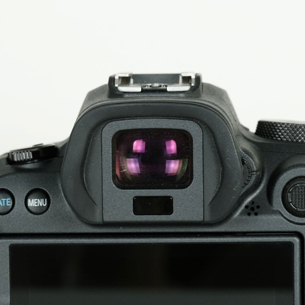 Canon EOS R6 Canon EOS R6