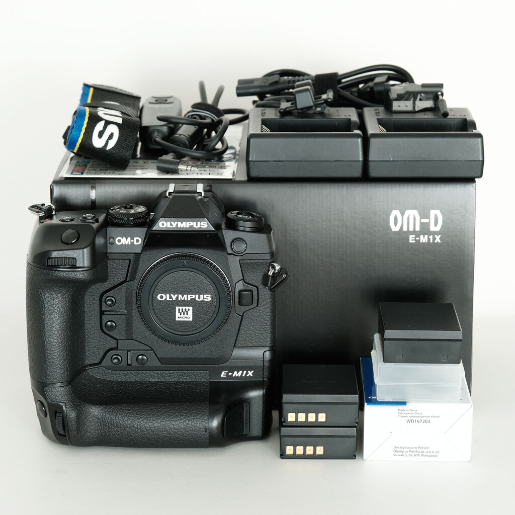 OLYMPUS OM-D E-M1X OLYMPUS OM-D E-M1X