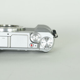 Panasonic LUMIX DMC-GX7MK2 ボディ シルバー Panasonic LUMIX DMC-GX7MK2 ボディ シルバー