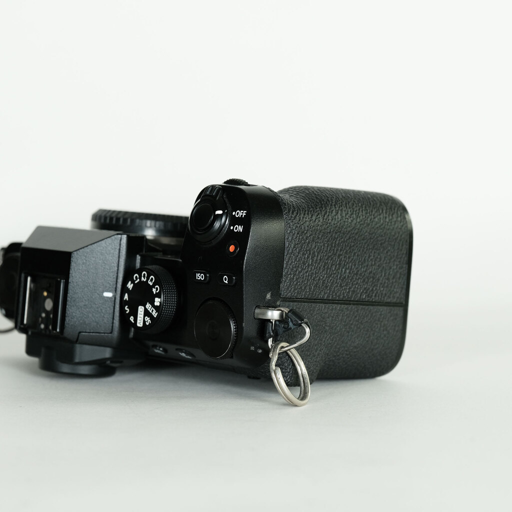 Fujifilm X-S10 美品 FUJIFILM X-S10の出品 | ONE SCENE（ワンシーン）