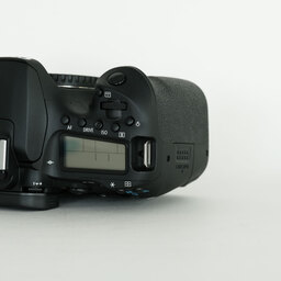 Canon EOS 90D