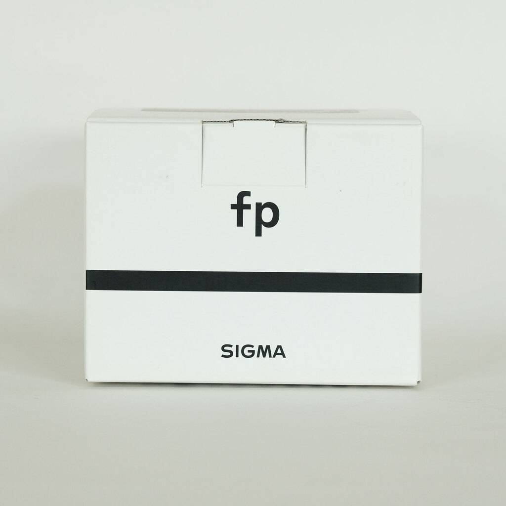 【6/6まで出品】SIGMA fpl【おまけ付】 SIGMA fpの出品 | ONE SCENE（ワンシーン）