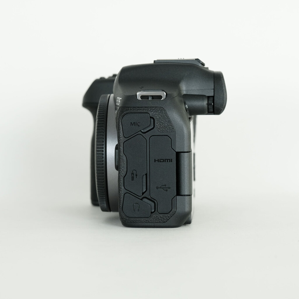 Canon EOS R7 Canon EOS R7