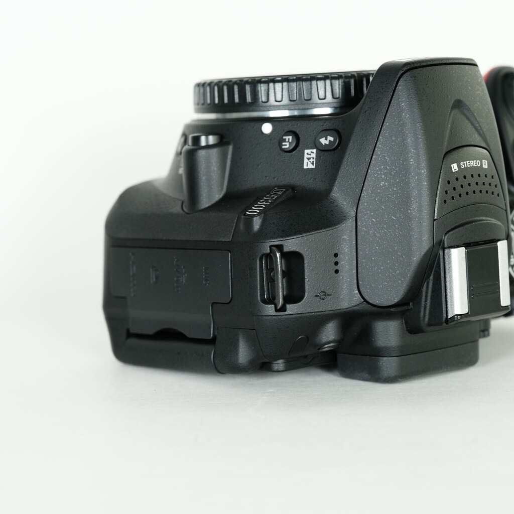 Nikon D5300の出品 | ONE SCENE（ワンシーン）