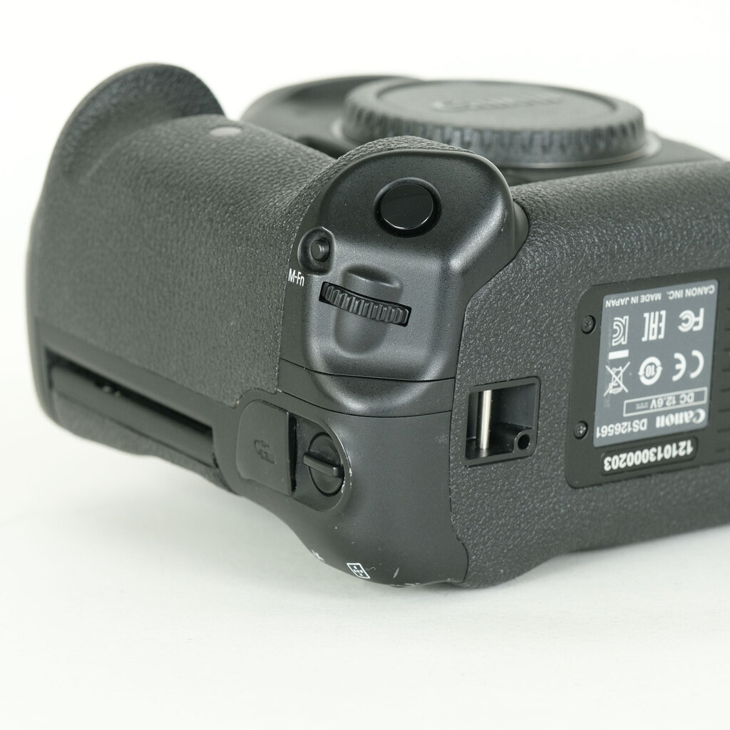 Canon EOS-1D X Mark II Canon EOS-1D X Mark II