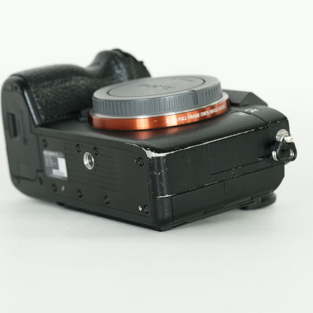 SONY α7 III（ILCE-7M3）の出品 | ONE SCENE（ワンシーン）