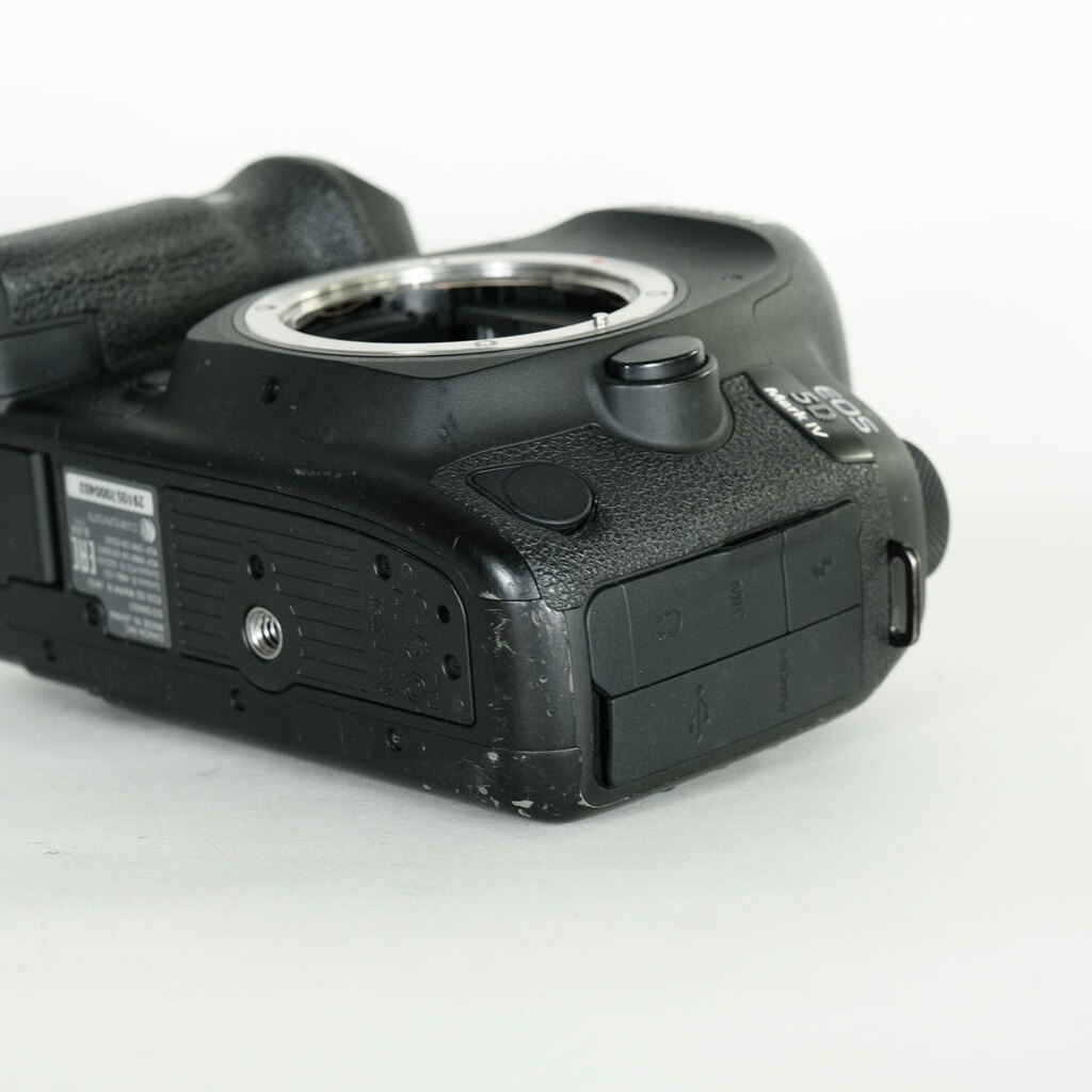 Canon EOS 5D Mark IV Canon EOS 5D Mark IV