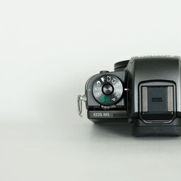 Canon EOS M5 Canon EOS M5