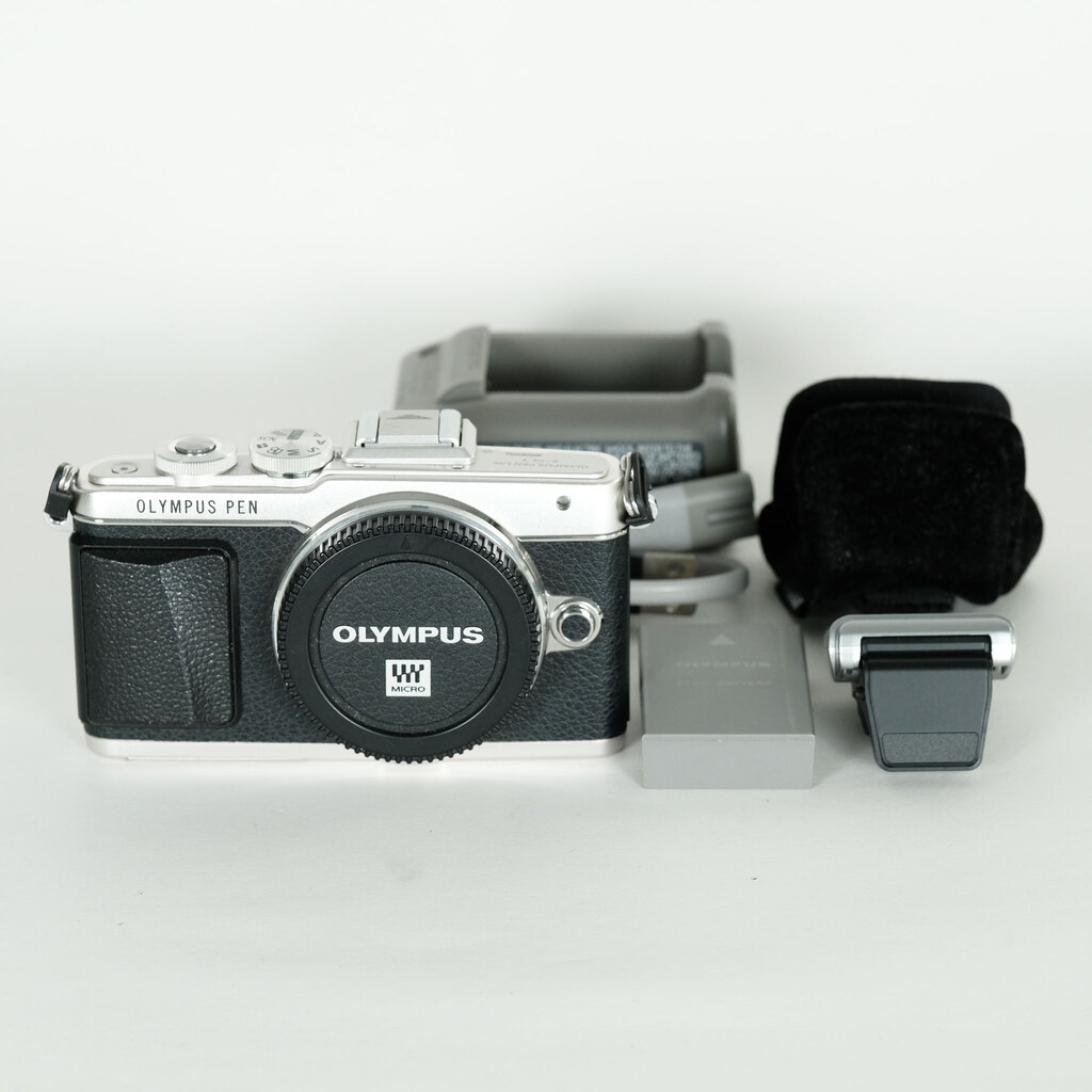 OLYMPUS PEN Lite E-PL7 シルバー ミラーレス一眼 OLYMPUS PEN：OLYMPUS PEN Lite E-PL7：カメラ