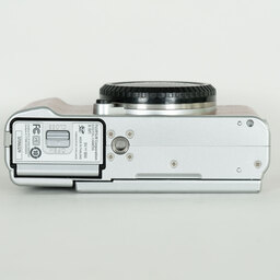 FUJIFILM X-M1 ボディ ブラウン FUJIFILM X-M1 ボディ ブラウン