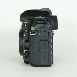 Nikon D780