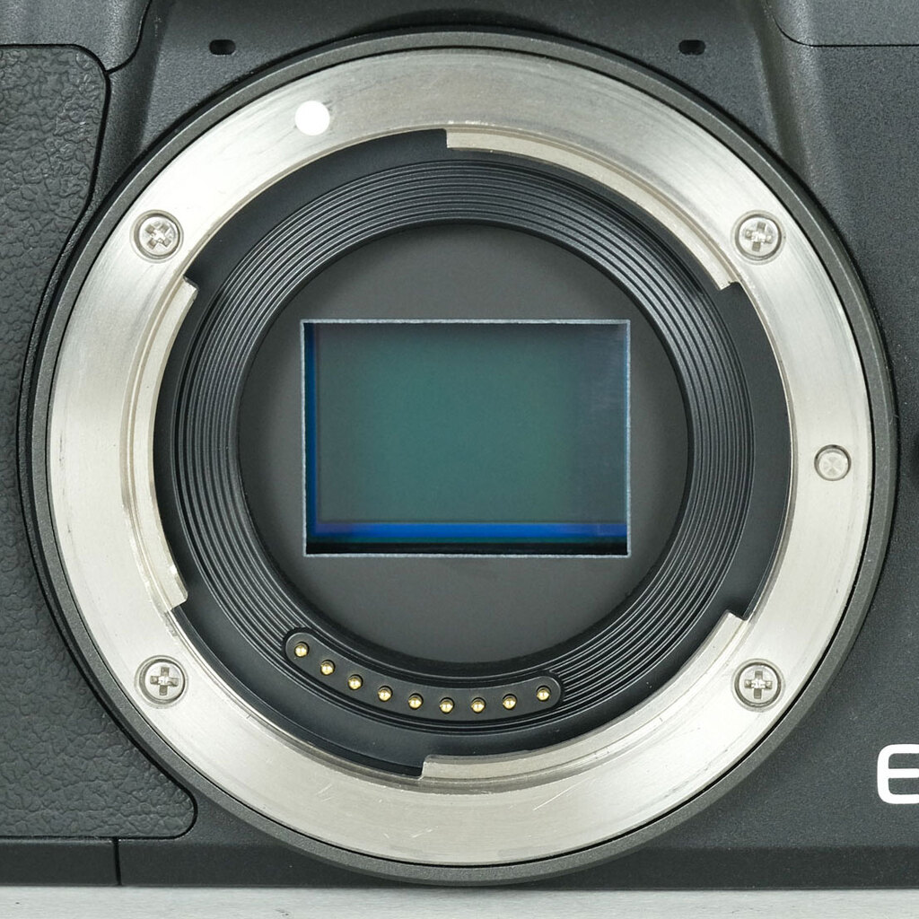 Canon EOS Kiss M Canon EOS Kiss M