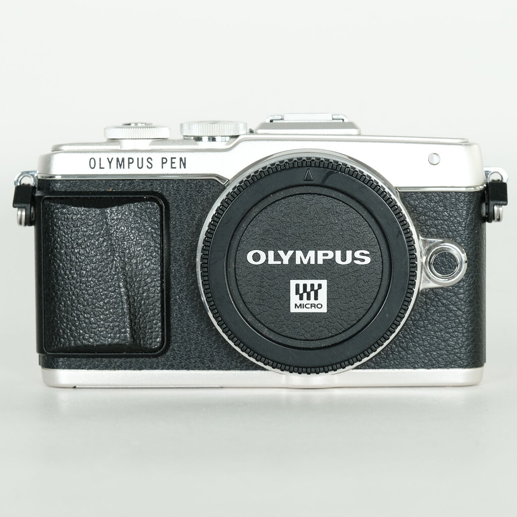 OLYMPUS PEN Lite E-PL7 シルバー ミラーレス一眼 OLYMPUS PEN：OLYMPUS PEN Lite E-PL7：カメラ