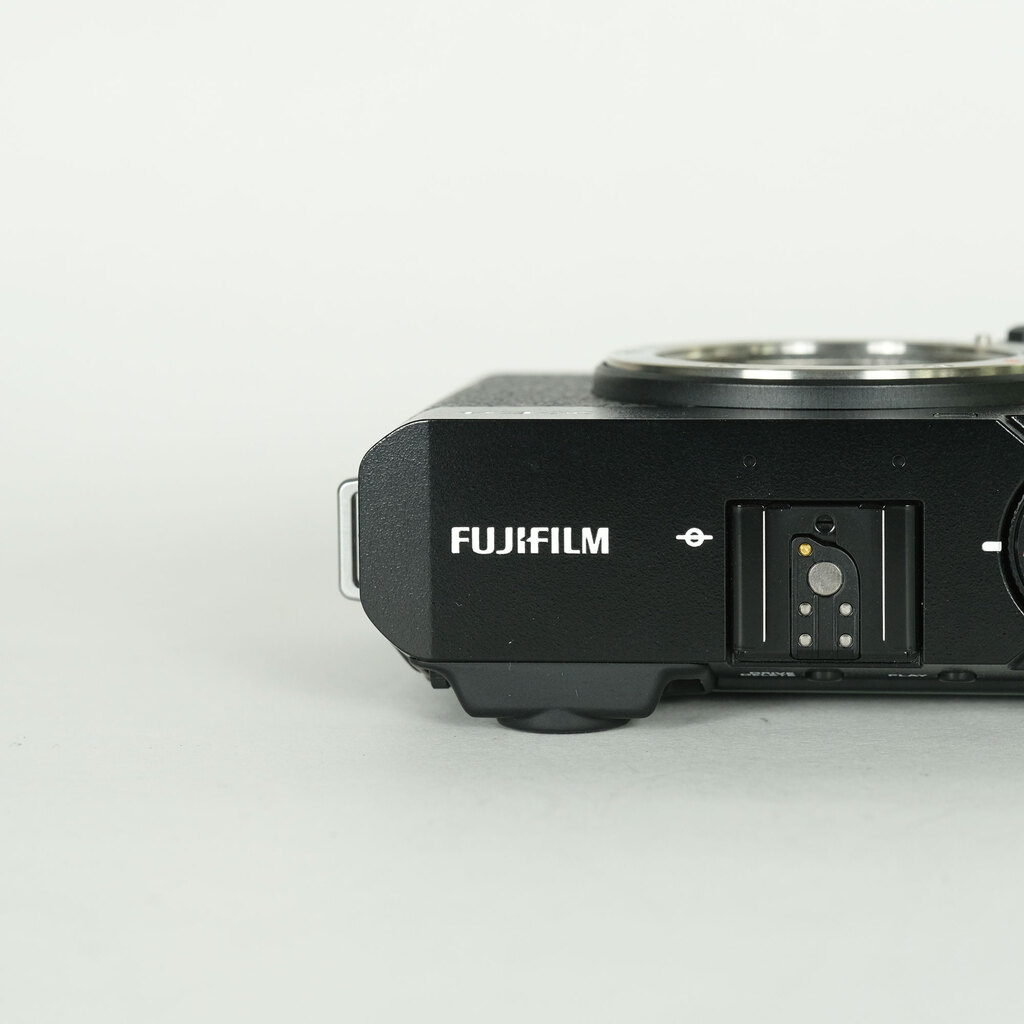 FUJIFILM X-E4 FUJIFILM X-E4