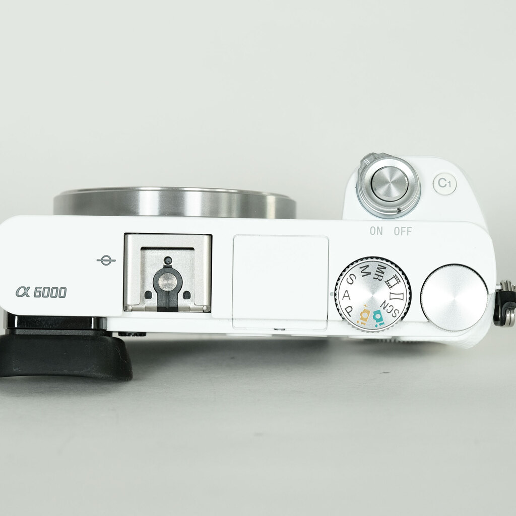 SONY α6000(ILCE-6000) SONY α6000(ILCE-6000)