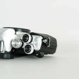 OLYMPUS OM-D E-M10 Mark II OLYMPUS OM-D E-M10 Mark II