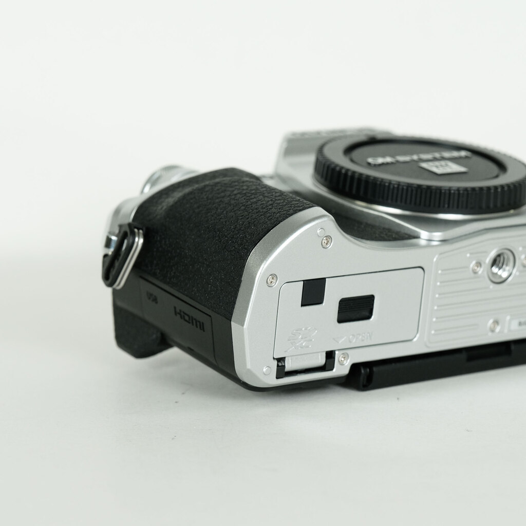 OLYMPUS OM-D E-M10 Mark IV