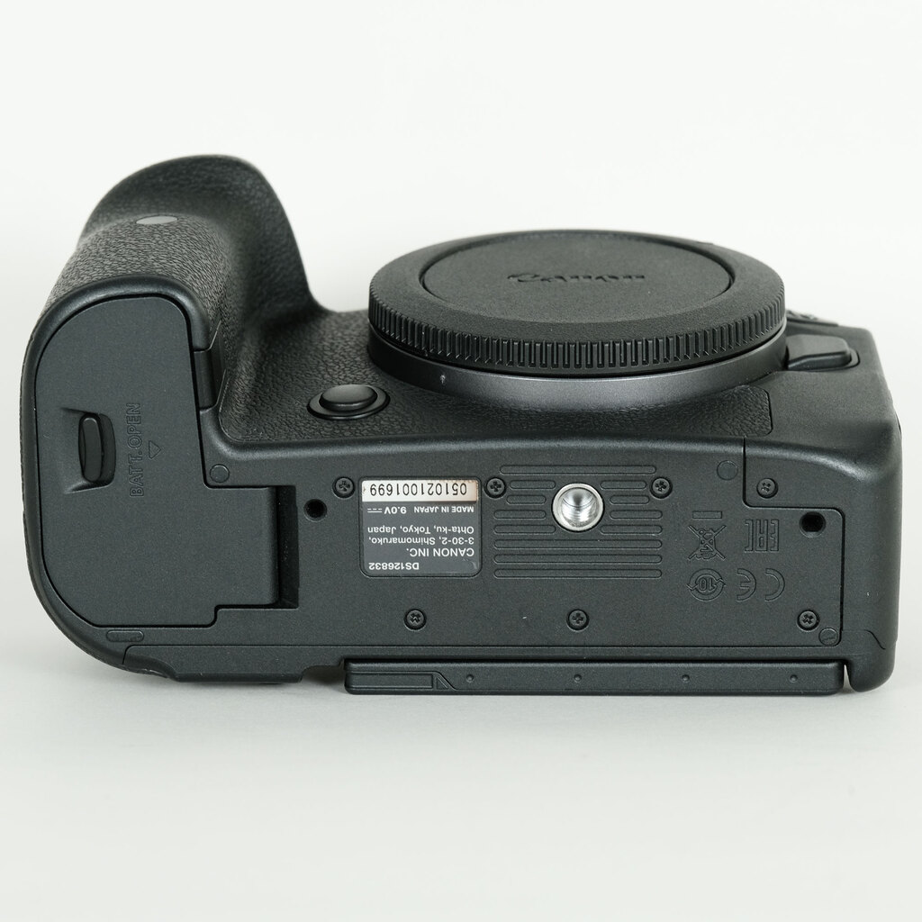 Canon EOS R6 Canon EOS R6